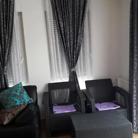 Luxury Apartments Near The Airport *