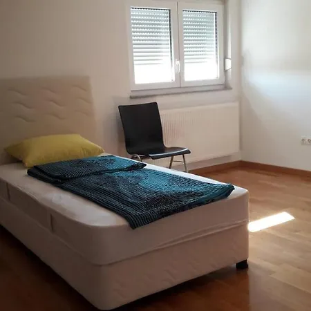 アパート Luxury Apartments Near The Airport